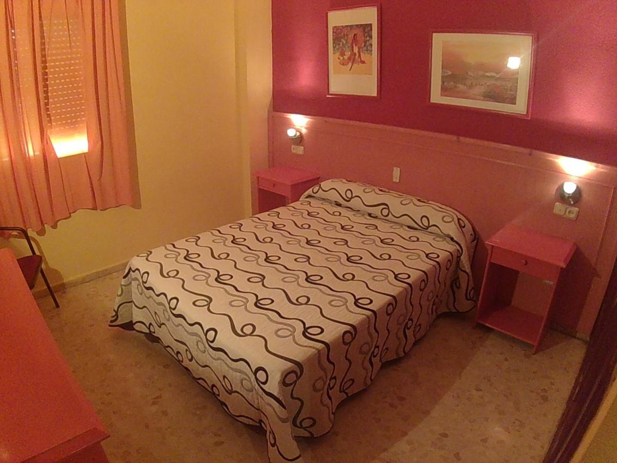 Hostal Carlos III El Ejido Exteriör bild