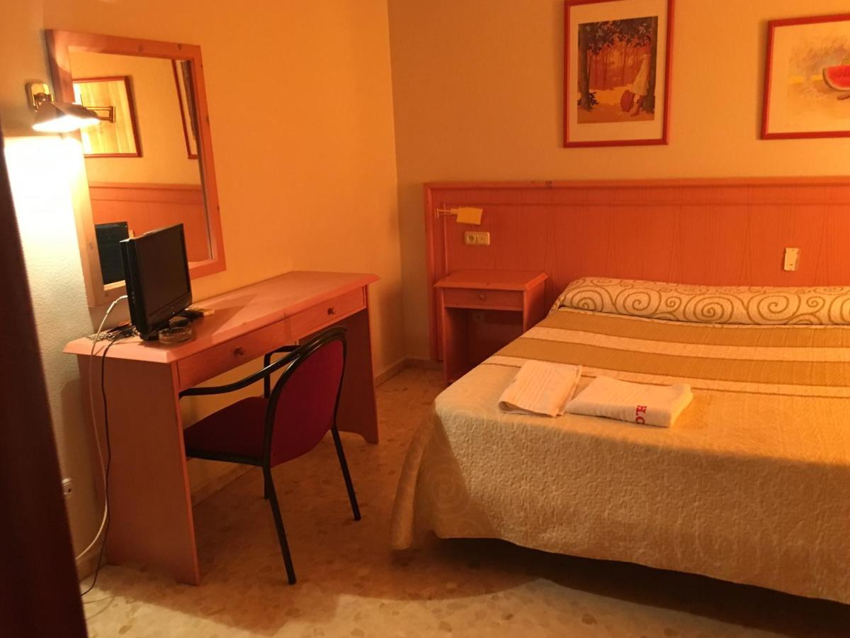 Hostal Carlos III El Ejido Exteriör bild