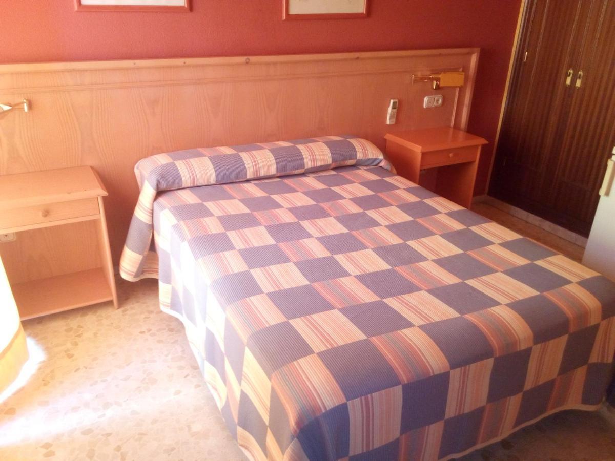 Hostal Carlos III El Ejido Exteriör bild