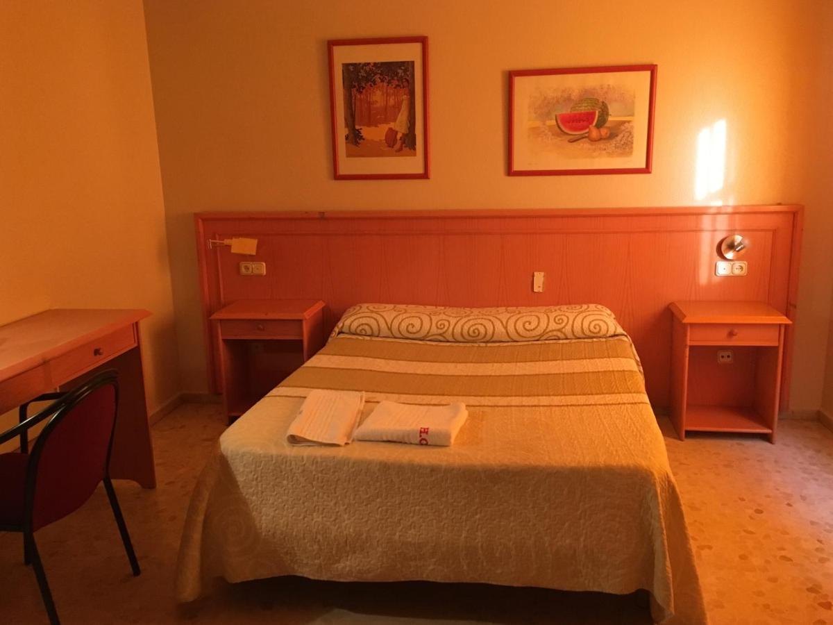 Hostal Carlos III El Ejido Exteriör bild