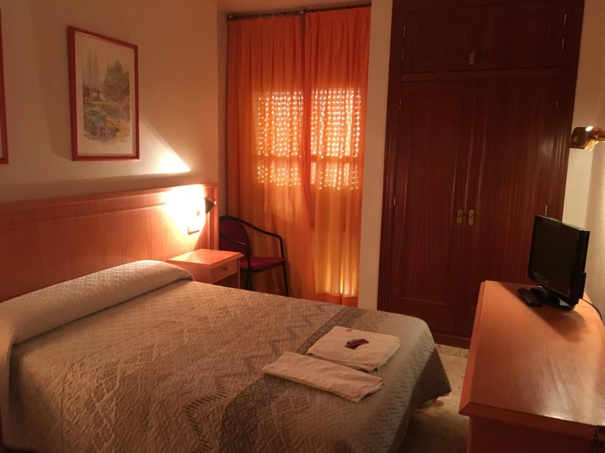 Hostal Carlos III El Ejido Exteriör bild