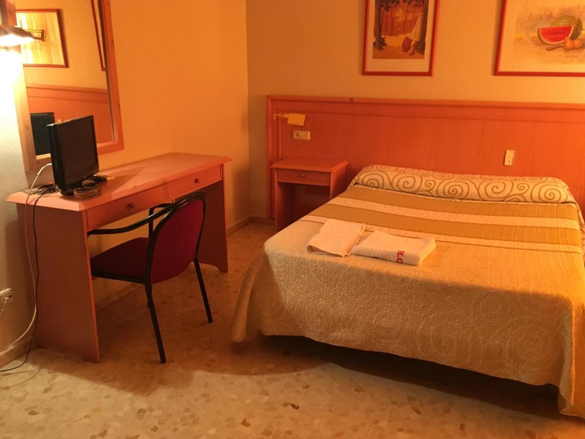 Hostal Carlos III El Ejido Exteriör bild