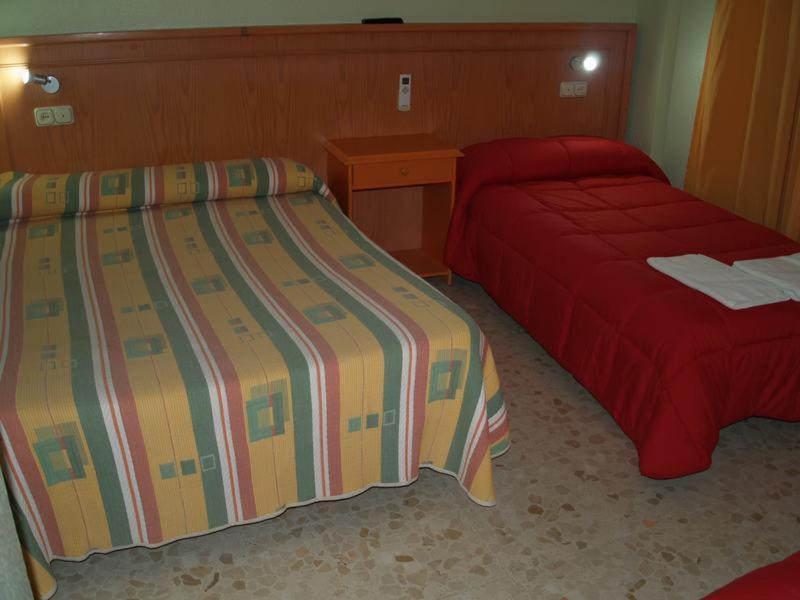 Hostal Carlos III El Ejido Exteriör bild