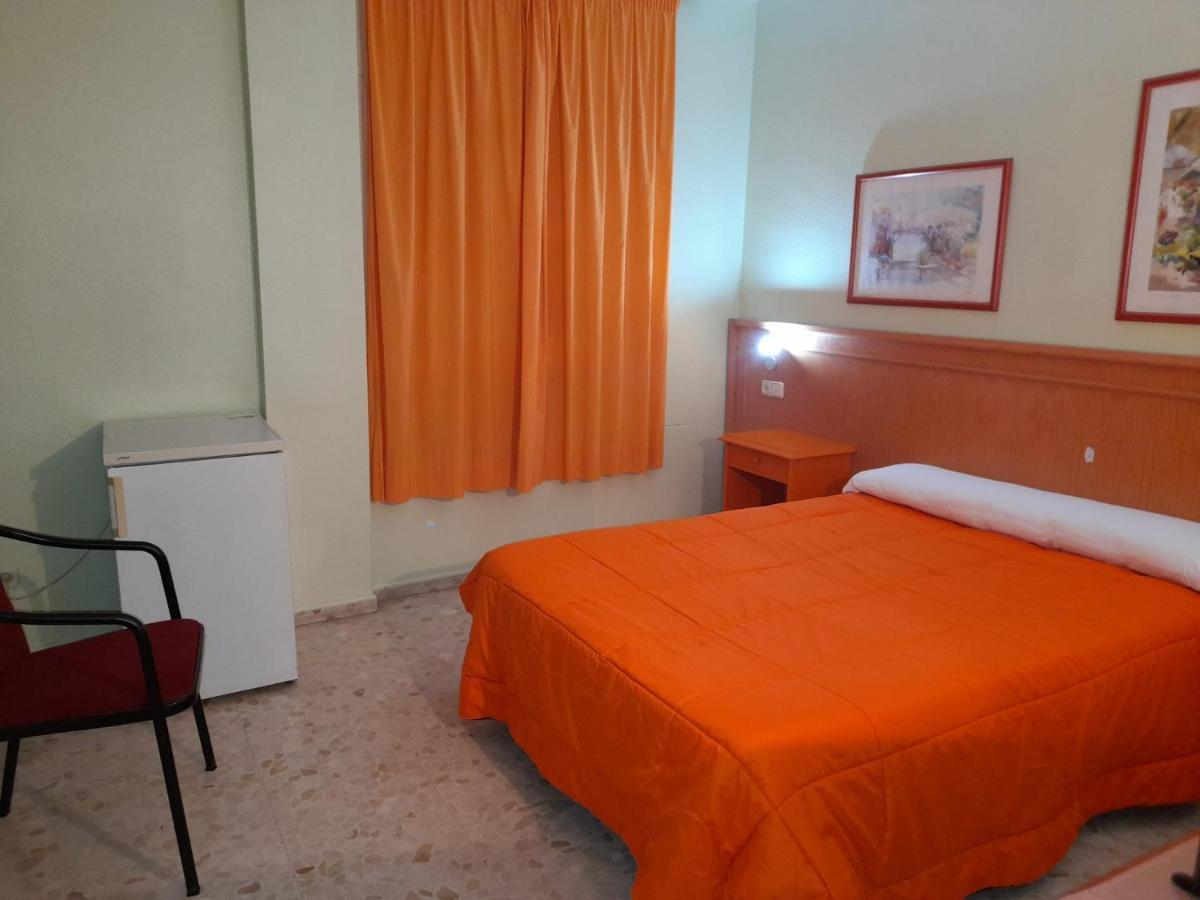 Hostal Carlos III El Ejido Exteriör bild