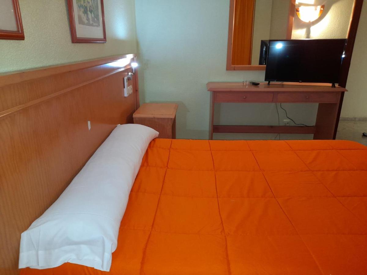 Hostal Carlos III El Ejido Exteriör bild