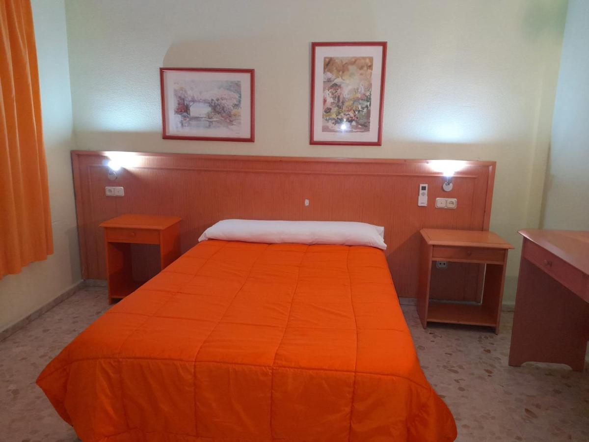 Hostal Carlos III El Ejido Exteriör bild