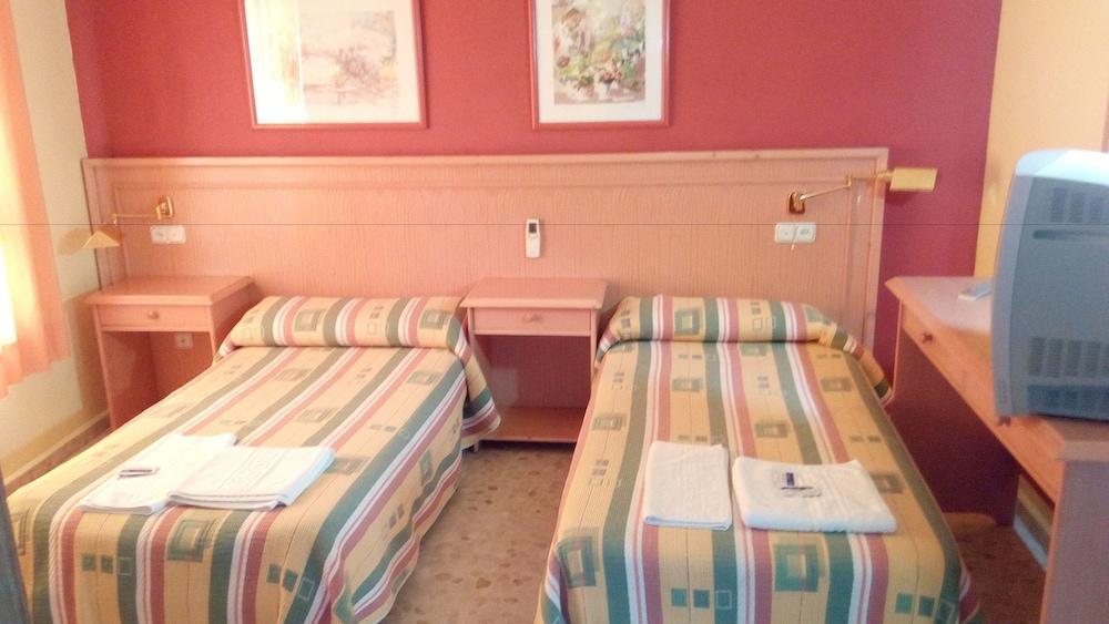 Hostal Carlos III El Ejido Exteriör bild